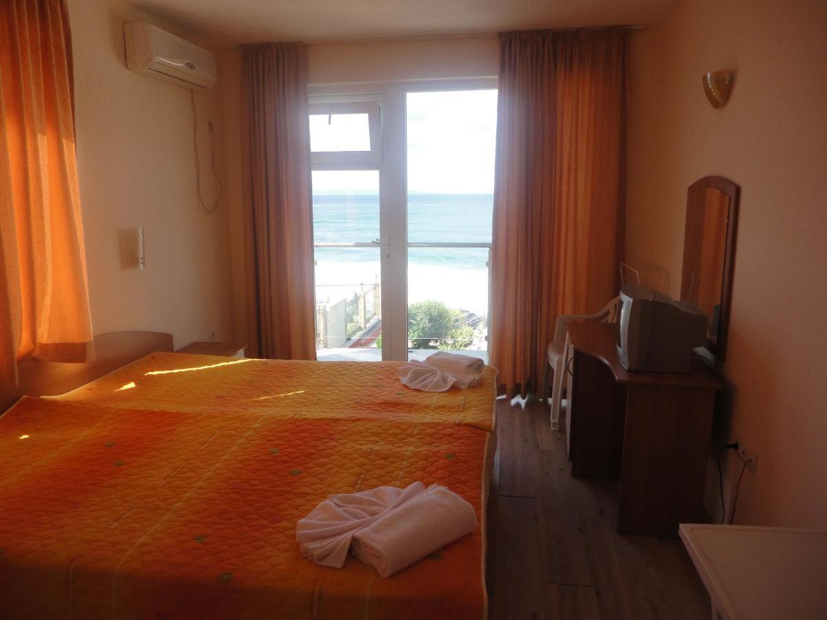 Barex Family Hotel Sozopol Exterior photo